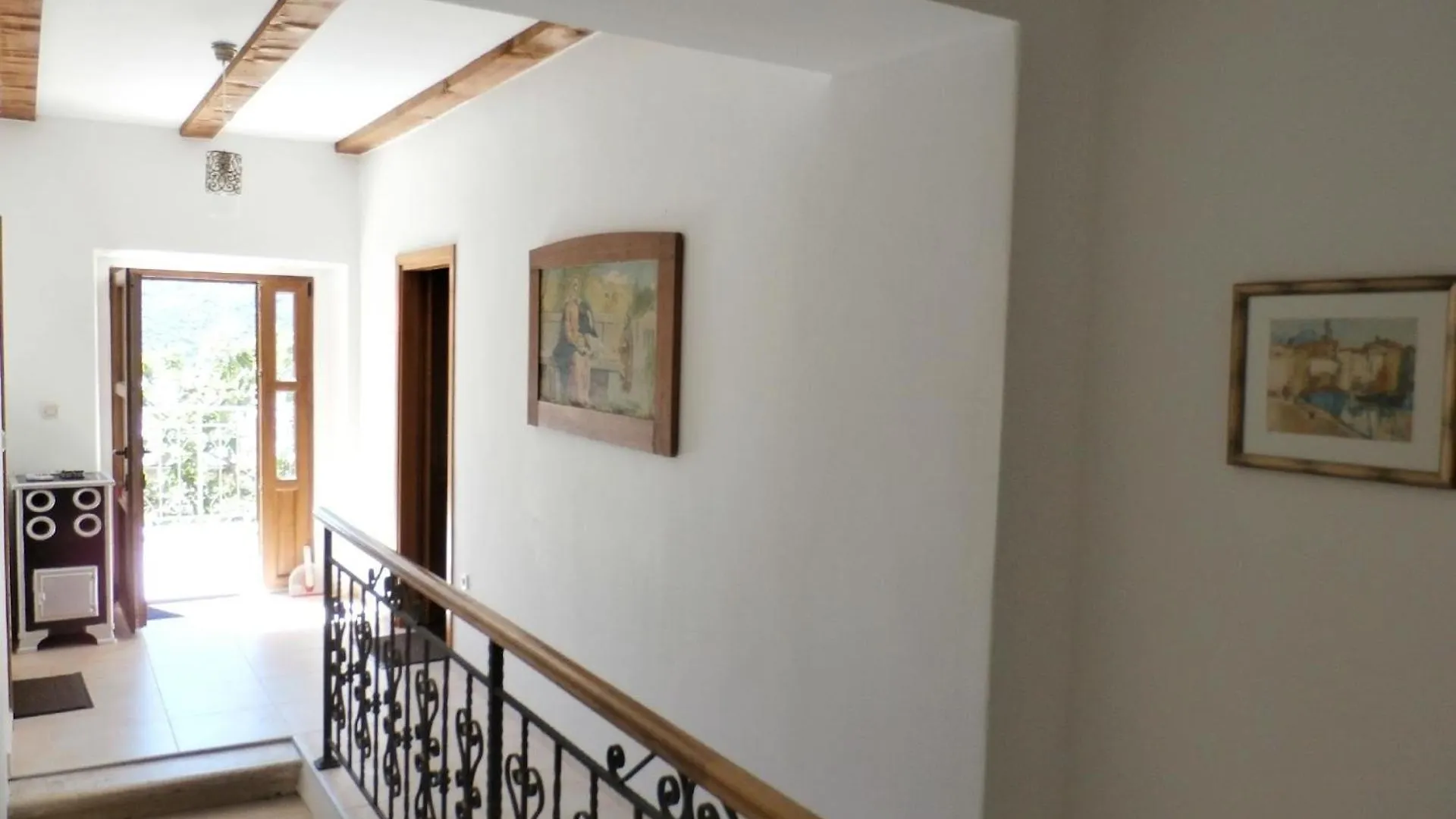 Geraeumige Villa Mit Drei Schlafzimmern Und Einem Ruhigen Garten Grižane 펜션